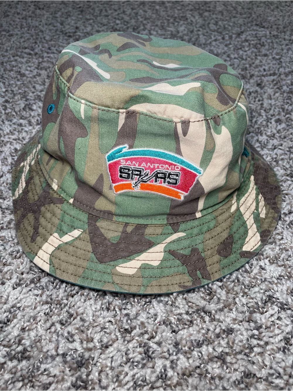 San Antonio Spurs '47 Hardwood Classics Camo Bucket Hat L/XL